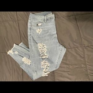 Rue 21 skinny jeans tattered ankle light wash size 20 (embroidered tag)